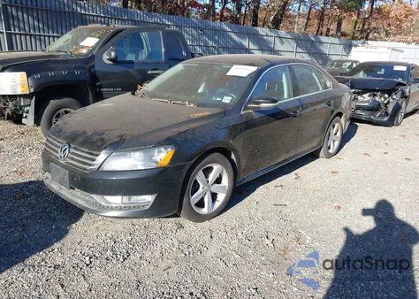 2015 Volkswagen Passat 1.8T Limited Edition z USA, uszkodzony, nr VIN 1VWAT7A3XFC116145